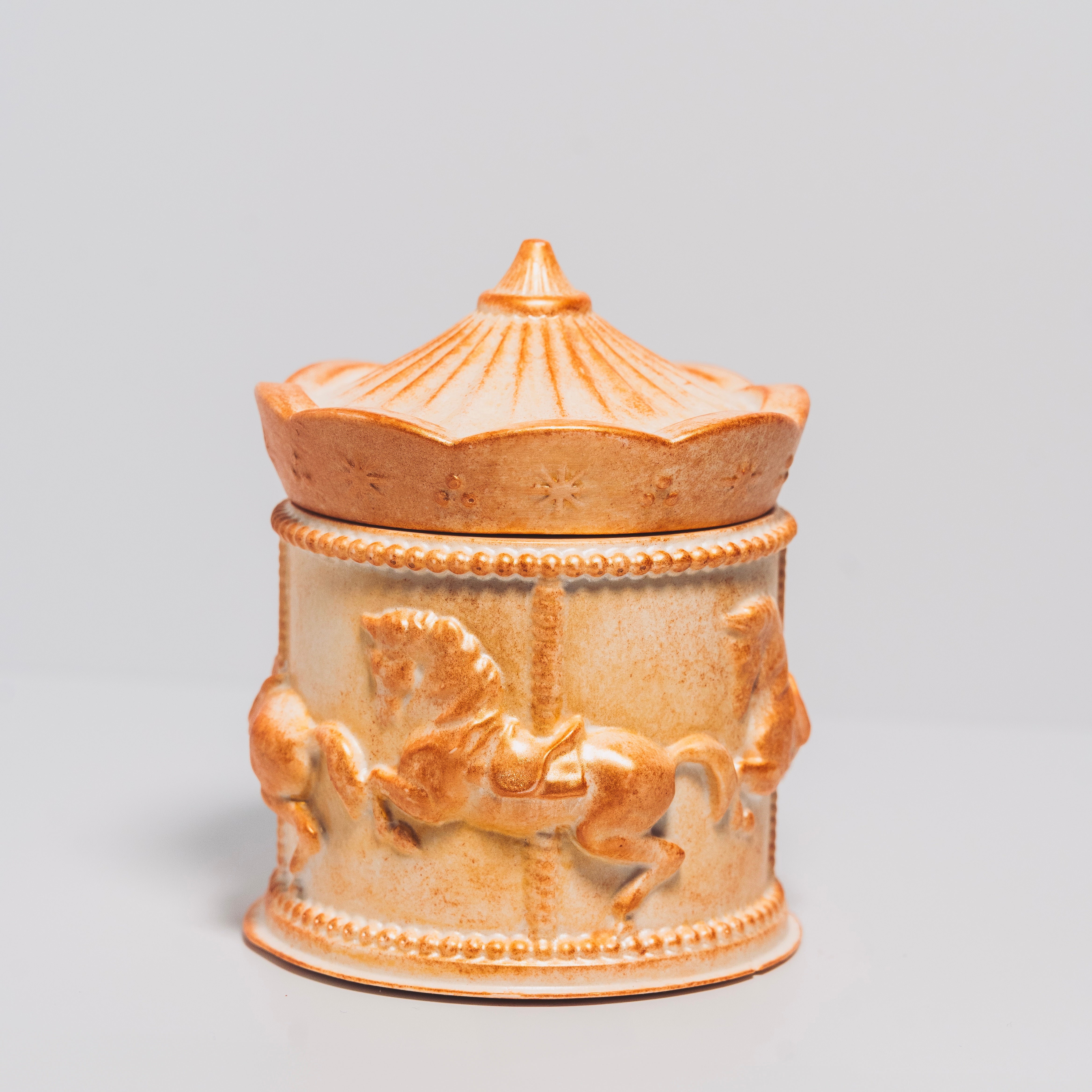 Holiday Caramel Carousel Candle – Vintage Edition